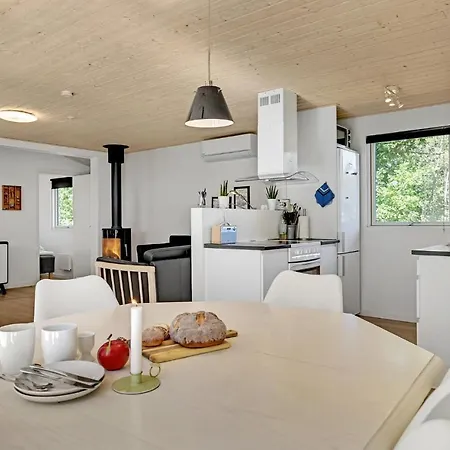 Stunning In Ebeltoft With Kitchen 別荘 Øksenmølle